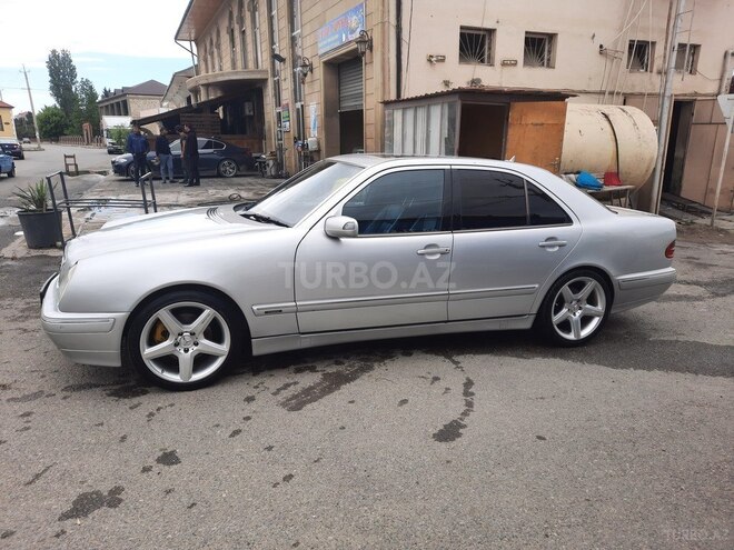 Mercedes E 320 2000, 243,000 km - 3.2 l - Şəmkir