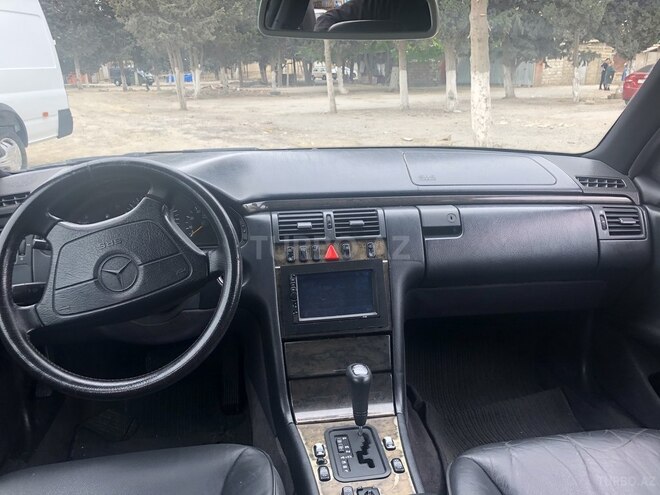 Mercedes E 280 1998, 389,760 km - 2.8 l - Bakı