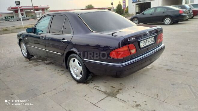 Mercedes E 240 1999, 275,000 km - 2.4 l - Sumqayıt