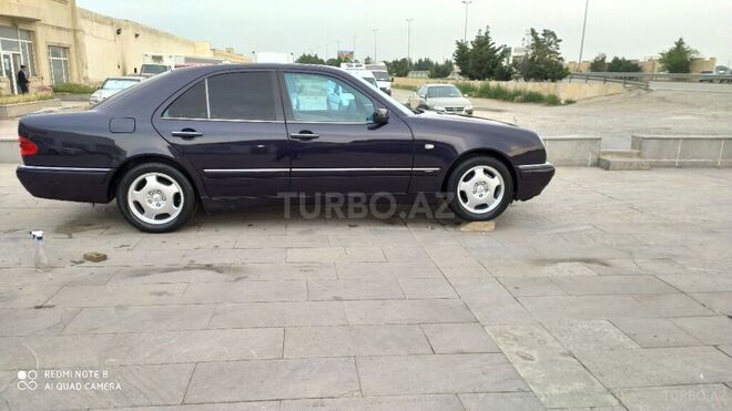 Mercedes E 240 1999, 275,000 km - 2.4 l - Sumqayıt