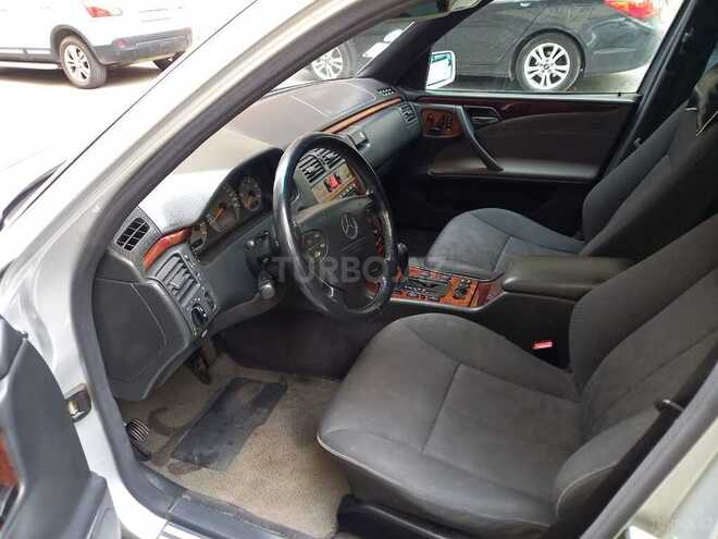 Mercedes E 220 1997, 396,000 km - 2.2 л - Bakı