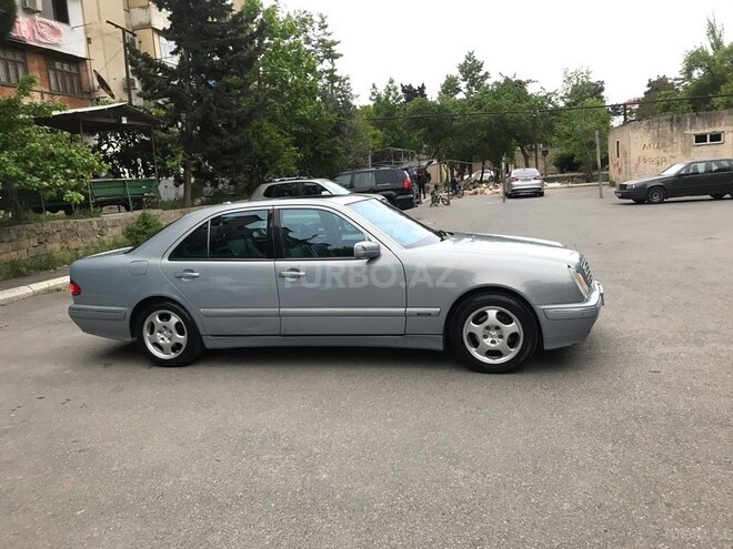 Mercedes E 240 1999, 490,000 km - 2.4 l - Bakı