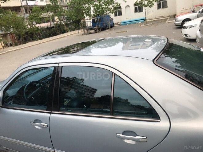 Mercedes E 240 1999, 490,000 km - 2.4 l - Bakı