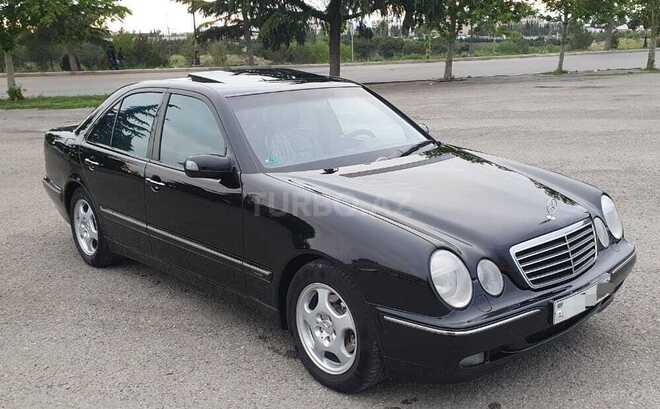 Mercedes E 240 2000, 266,000 km - 2.4 l - Bərdə