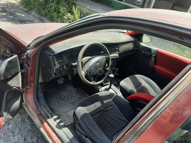 Opel Vectra 1996, 235,000 km - 2.0 l - Bakı