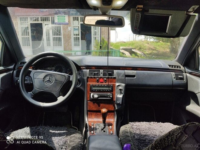 Mercedes E 280 1998, 267,000 km - 2.8 л - Ağcabədi