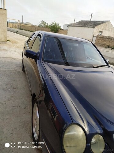 Mercedes E 270 1999, 378,235 km - 2.7 l - Bakı