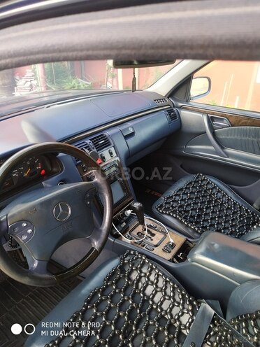 Mercedes E 270 1999, 378,235 km - 2.7 l - Bakı