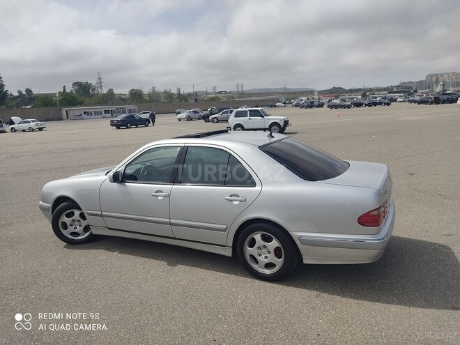 Mercedes E 240 2000, 167,000 km - 2.6 l - Bakı