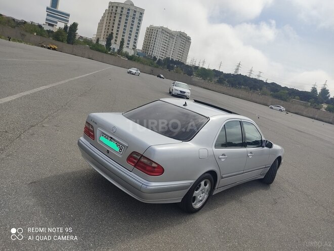 Mercedes E 240 2000, 167,000 km - 2.6 l - Bakı