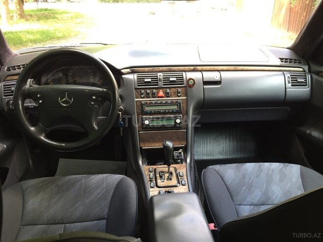 Mercedes E 240 2000, 318,240 km - 2.4 л - Mingəçevir
