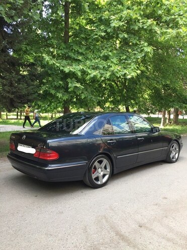 Mercedes E 240 2000, 318,240 km - 2.4 л - Mingəçevir