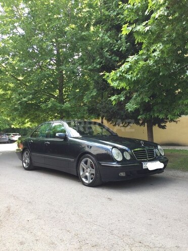 Mercedes E 240 2000, 318,240 km - 2.4 л - Mingəçevir