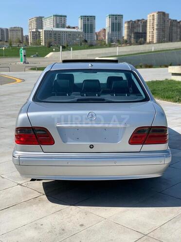 Mercedes E 320 1999, 235,000 km - 3.2 l - Bakı