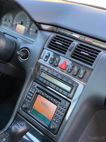 Mercedes E 320 1999, 235,000 km - 3.2 l - Bakı