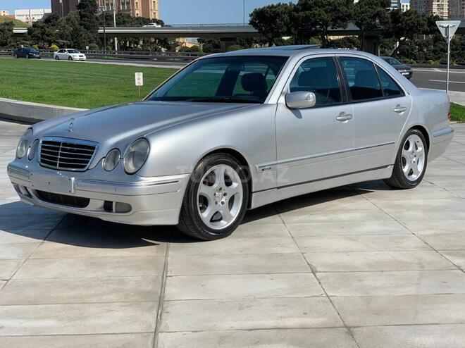 Mercedes E 320 1999, 235,000 km - 3.2 l - Bakı