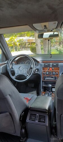 Mercedes E 200 1995, 390,000 km - 2.0 л - Ağdaş