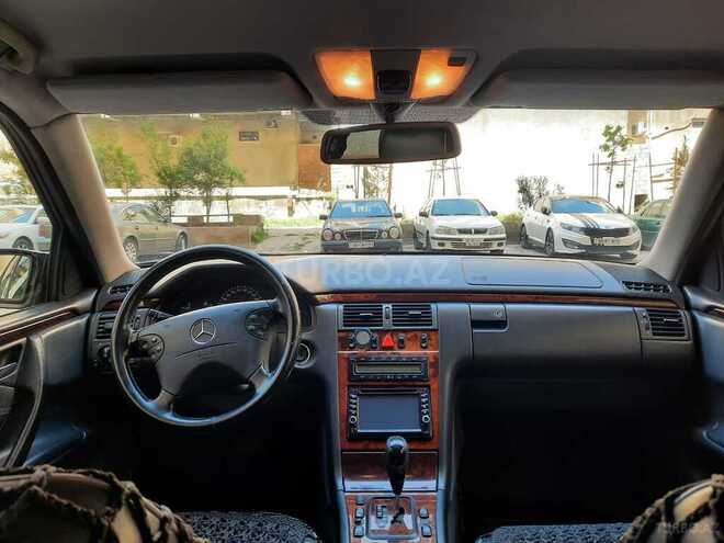 Mercedes E 240 2001, 306,000 km - 2.4 l - Bakı