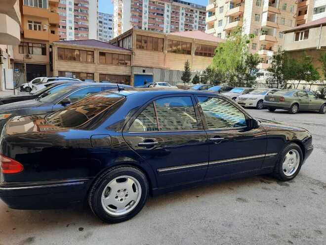 Mercedes E 240 2001, 306,000 km - 2.4 l - Bakı