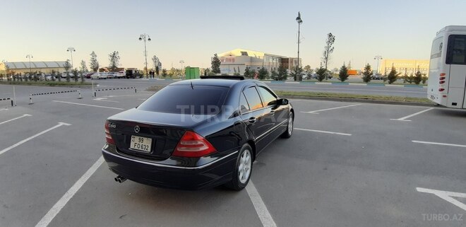 Mercedes C 240 2002, 261,413 km - 2.6 л - Sumqayıt