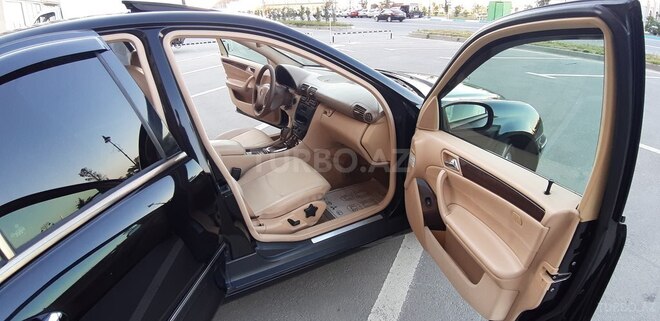 Mercedes C 240 2002, 261,413 km - 2.6 л - Sumqayıt