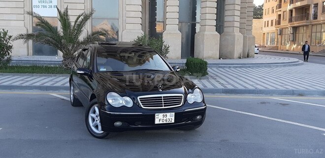 Mercedes C 240 2002, 261,413 km - 2.6 л - Sumqayıt