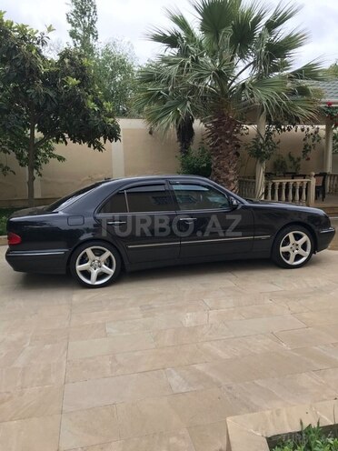 Mercedes E 320 2000, 246,000 km - 3.2 л - Bakı