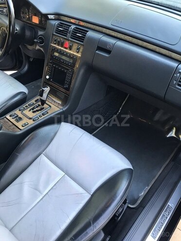 Mercedes E 320 2000, 246,000 km - 3.2 л - Bakı