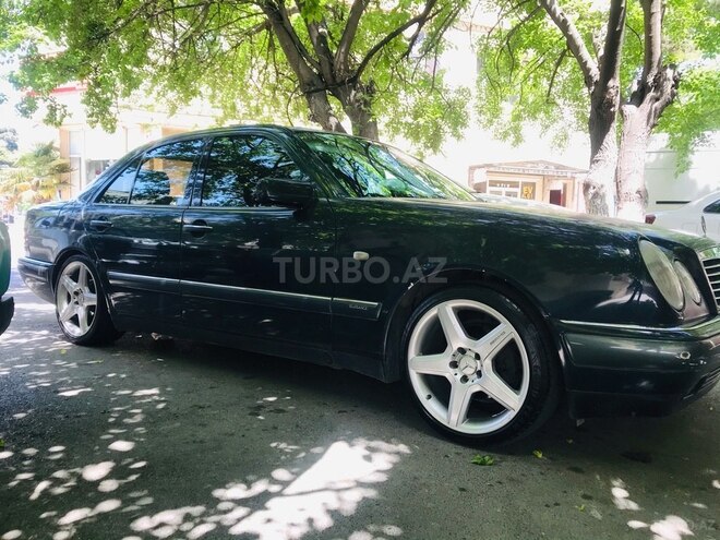 Mercedes E 230 1997, 297,458 km - 2.3 l - Bakı