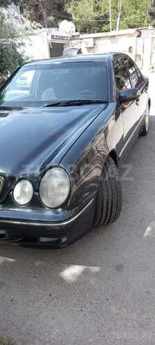 Mercedes E 240 2000, 333,000 km - 2.4 l - Bakı