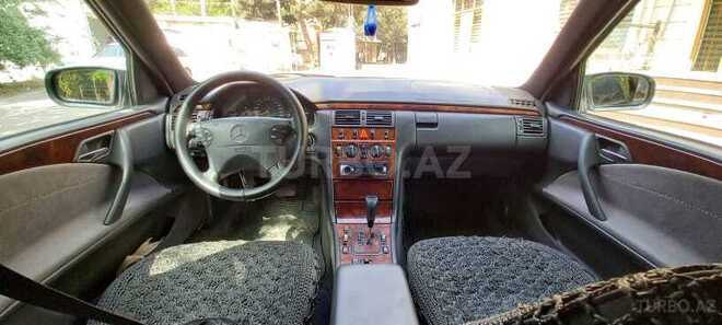 Mercedes E 240 2000, 333,000 km - 2.4 l - Bakı