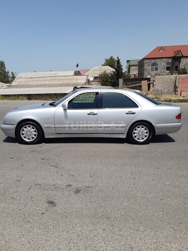Mercedes E 230 1997, 424,000 km - 2.3 l - Bakı