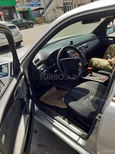 Mercedes E 230 1997, 424,000 km - 2.3 l - Bakı