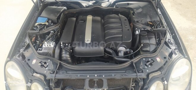 Mercedes E 220 2004, 369,000 km - 2.2 l - Bakı