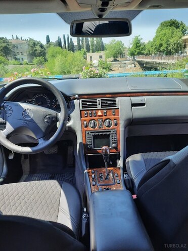 Mercedes E 280 2000, 280,000 km - 2.8 l - Gəncə