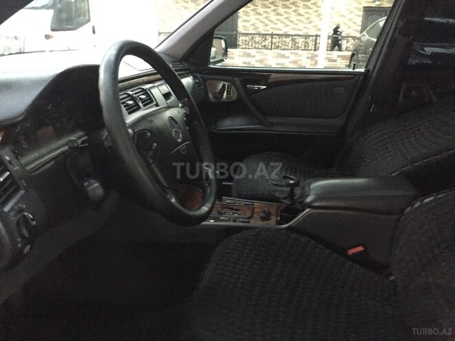 Mercedes E 320 2001, 406,000 km - 3.2 л - Gəncə