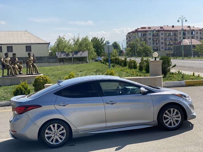 Hyundai Elantra 2015, 72,000 km - 1.8 л - Ağstafa