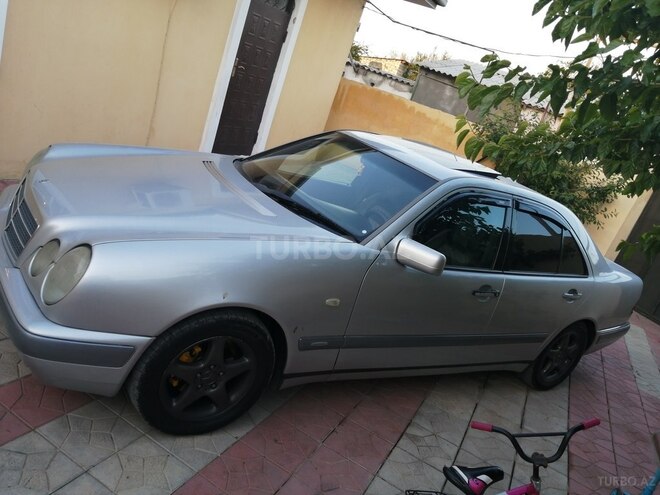 Mercedes E 230 1997, 525,140 km - 2.3 л - Sumqayıt
