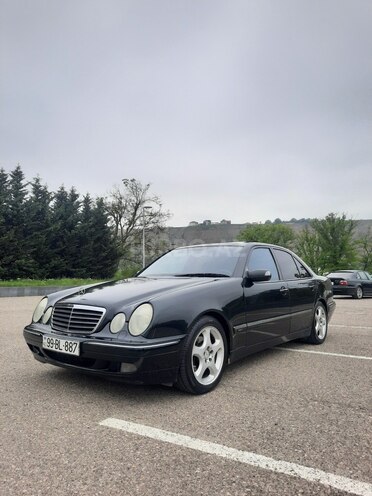Mercedes E 220 2000, 394,000 km - 2.2 l - Quba
