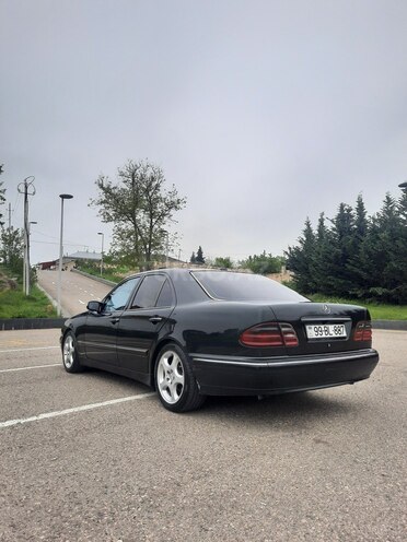 Mercedes E 220 2000, 394,000 km - 2.2 l - Quba