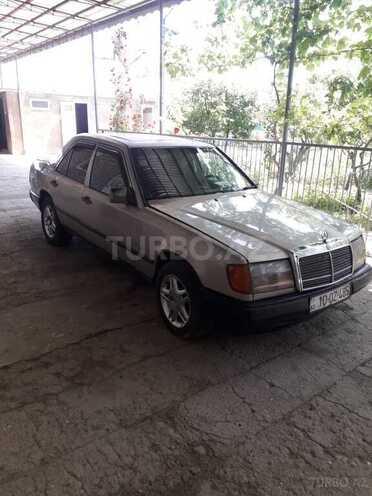 Mercedes E 200 1988, 200,000 km - 2.0 л - Hacıqabul