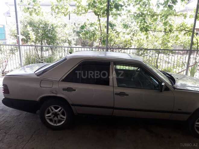 Mercedes E 200 1988, 200,000 km - 2.0 л - Hacıqabul