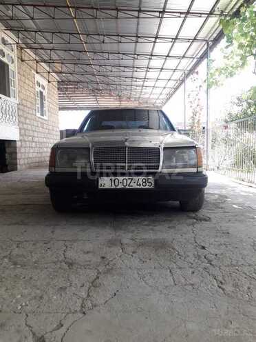 Mercedes E 200 1988, 200,000 km - 2.0 л - Hacıqabul