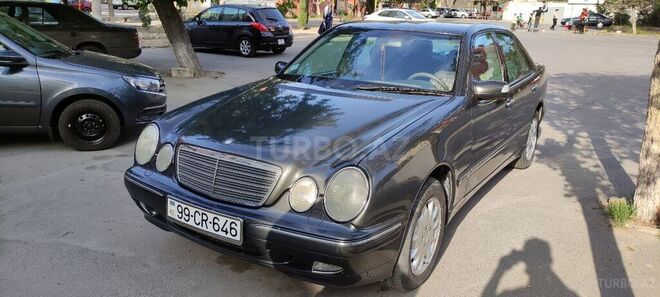 Mercedes E 260 2001, 230,000 km - 2.6 l - Bakı
