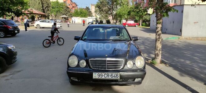 Mercedes E 260 2001, 230,000 km - 2.6 l - Bakı