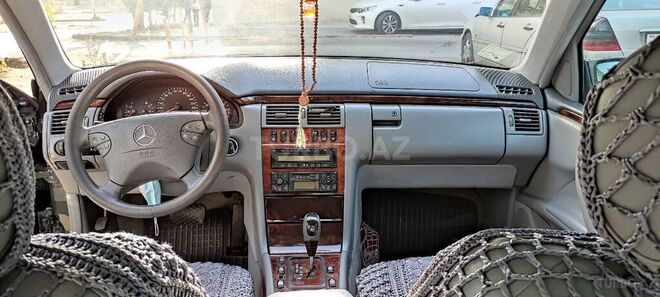 Mercedes E 260 2001, 230,000 km - 2.6 l - Bakı