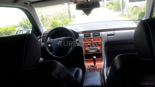 Mercedes E 240 2000, 310,000 km - 2.4 l - Bakı