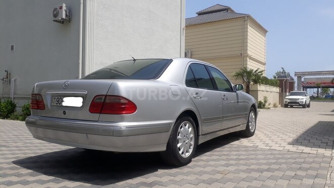 Mercedes E 240 2000, 310,000 km - 2.4 l - Bakı