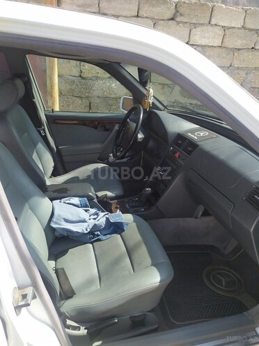 Mercedes C 230 1997, 318,000 km - 2.3 l - Bakı