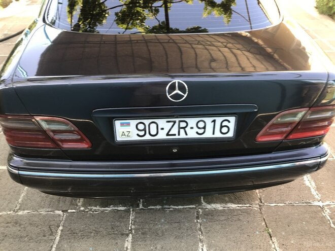 Mercedes E 220 2000, 333,200 km - 2.2 л - Sabirabad